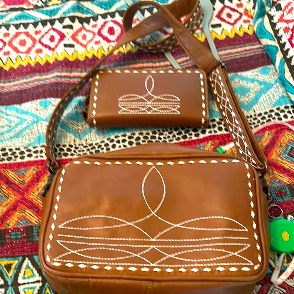 Boot stitch crossbody and wallet set from Heels and Spurs